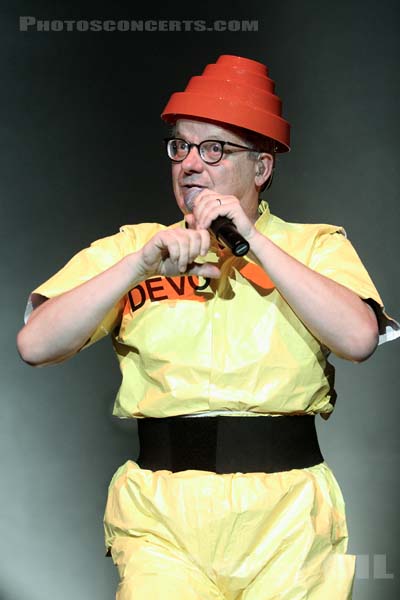 DEVO - 2008-06-03 - PARIS - Espace Charlie Parker - Grande Halle - 